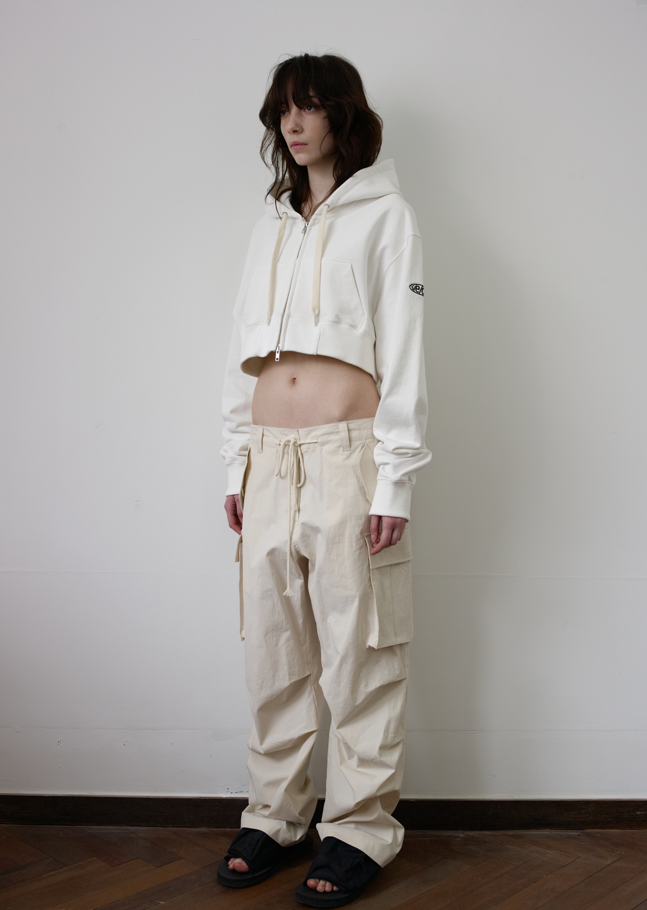 CROPPED HOOD ZIP UP WHITE